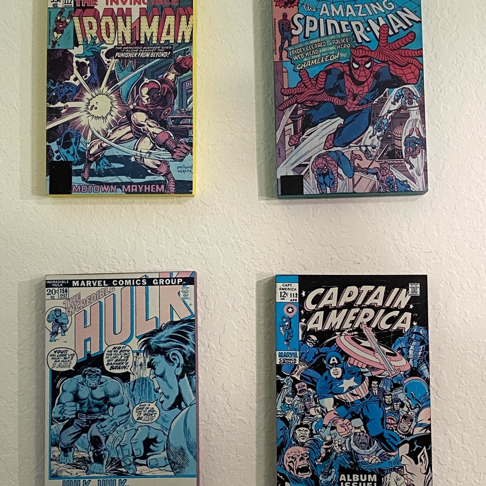 Marvel Comic Art Set - Red, Blue, Black